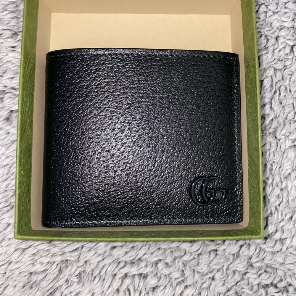 Brand new never used Gucci slender wallet
